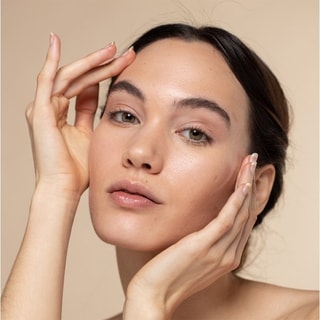 Cofanetto fondotinta e correttore Satin Skin - 200 Sunburst & 100 Sand