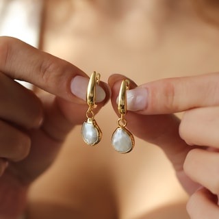 Pendientes - Latón chapado en oro y perlas blancas