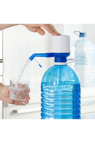 Bomba de distribución de agua - Blanco y azul