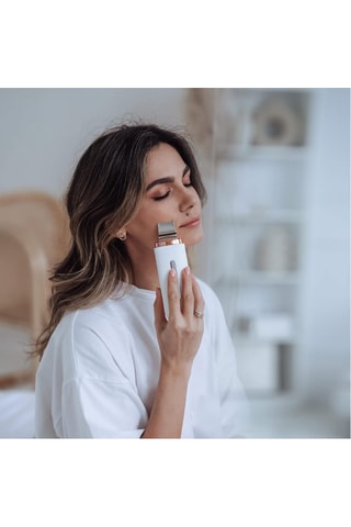 Aparato de limpieza facial