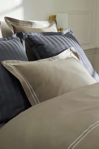 Parure de couette en satin de coton 80 fils/cm² Paris - Taupe / Blanc