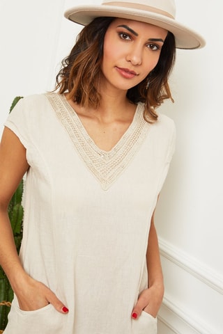 Abito corto taglio dritto - Beige