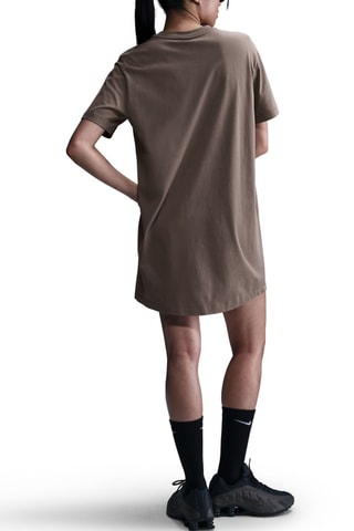 Robe t-shirt Sportswear Essential - Marron
