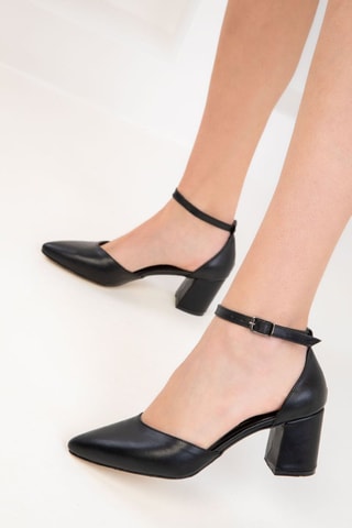 Sapatos de salto - Preto