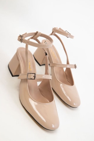 Babies de salto envernizados em couro - Nude