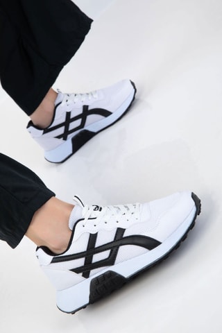 Sapatilhas com plataforma - Branco e preto