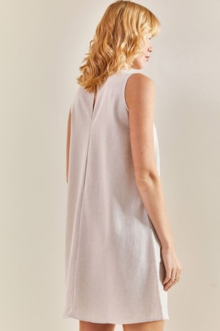 Vestido trapézio em linho - Bege