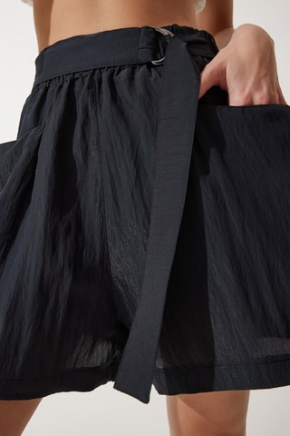 Calções de cintura subida - Preto