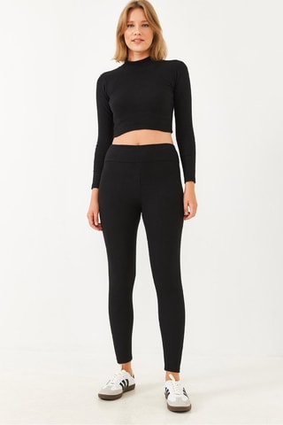 Crop top e leggings - Preto