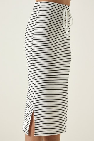 Saia - 
Branco e preto