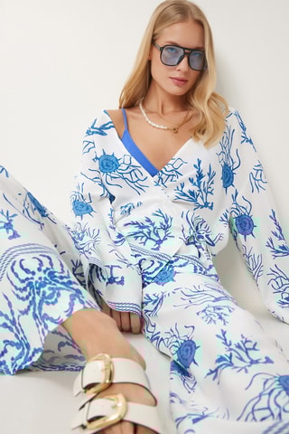 Calças cintura subida e blusa - Azul-celeste e branco