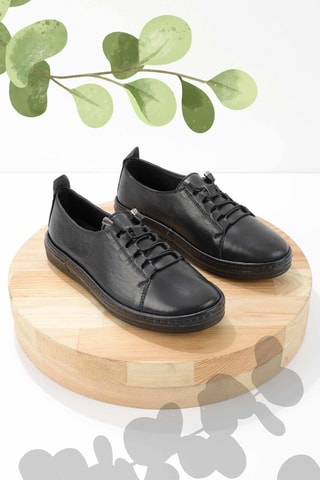 Sapatilhas em couro - Preto