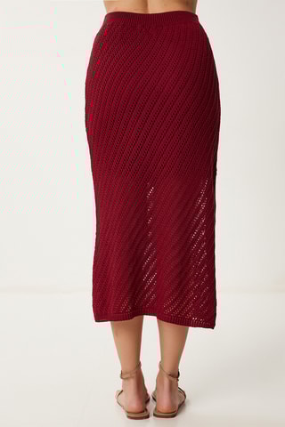 Crop top e saia midi de cintura subida em croché - Bordô