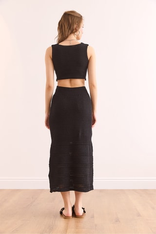 Crop top e saia midi de cintura subida - Preto