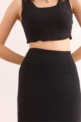 Crop top e saia midi de cintura subida - Preto