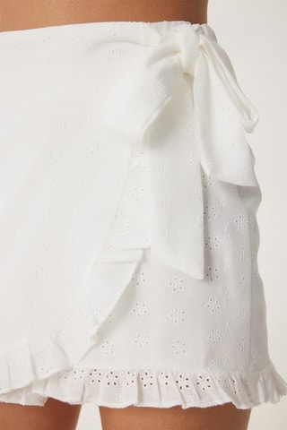 Saia-calção em bordado inglês - Branco