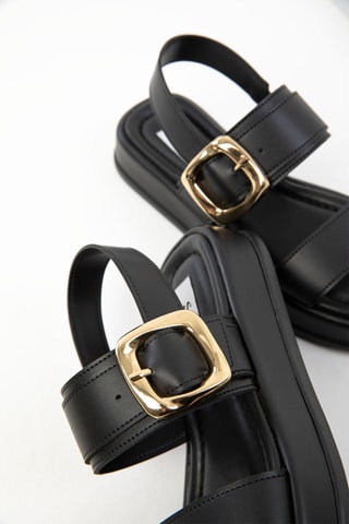 Sandálias com plataforma - Preto