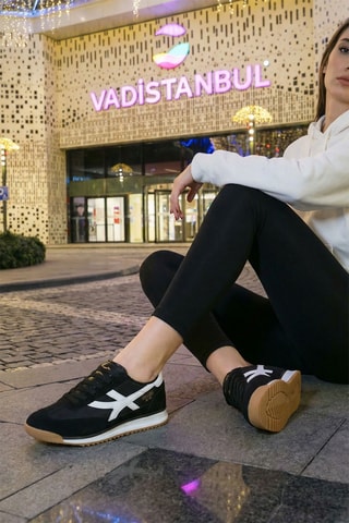 Sapatilhas - Preto e branco