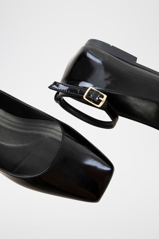 Sabrinas envernizadas - Preto