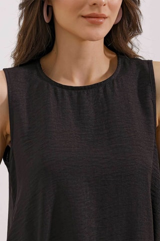 Vestido trapézio em linho - Preto