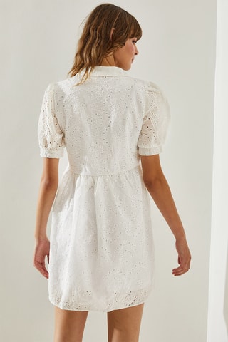 Vestido evasé em bordado inglês - Cru