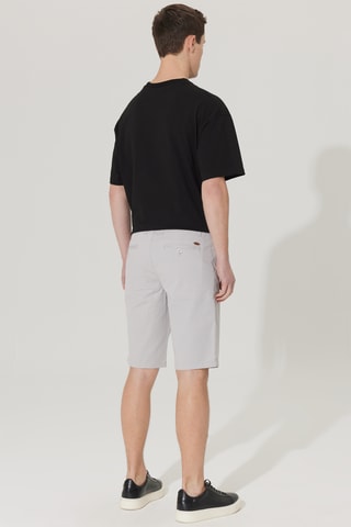 Calções slim - Bege