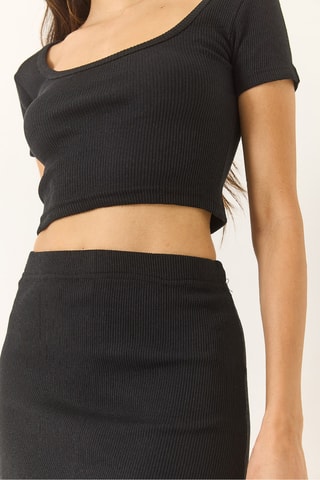 Crop top e saia justa de cintura subida - Preto