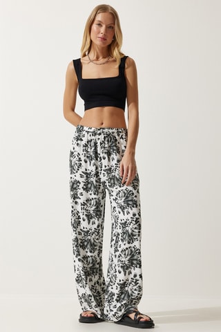 Calças loose cintura subida - Cru e preto