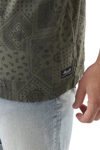 Camisa Paisley -  y 