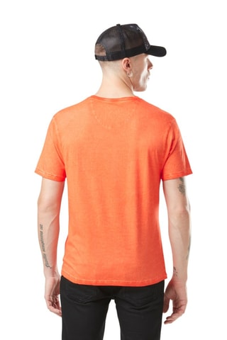 Camiseta - Blanco, negro, rojo y naranja