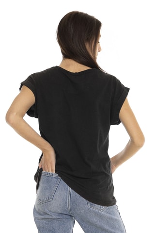 Camiseta regular - Negro, blanco y beige