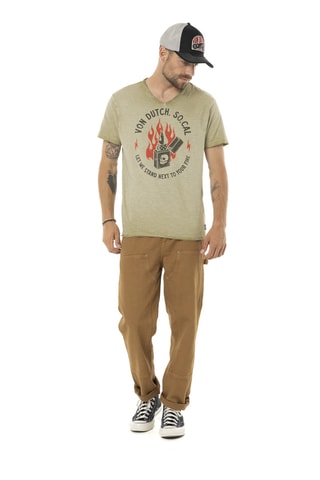 Camiseta regular - Caqui, verde y rojo