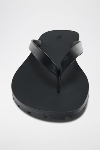 Chinelos de dedo em couro - Preto