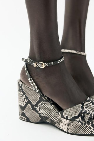 Sandálias com cunha - Preto e cru