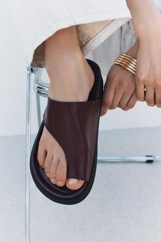 Sandálias em couro - Bordô