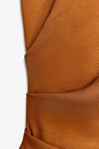 Top assimétrico - Camel