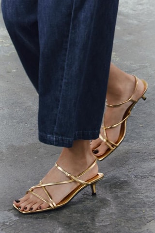Sandálias de salto- Dourado