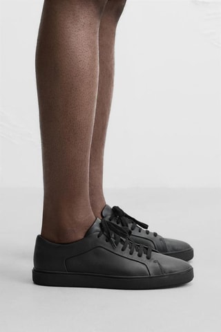 Sapatilhas em couro - Preto
