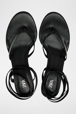 Sandálias de salto em couro- Preto