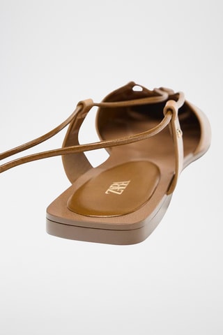 Sandálias em couro - Castanho