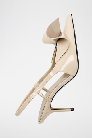 Sapatos de salto envernizados- Cru