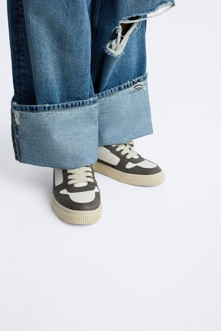 Sapatilhas - Caqui e branco