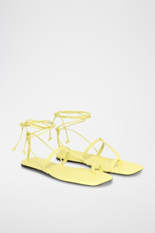Sandálias em couro - Amarelo
