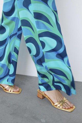 Sandálias de salto em couro- Dourado