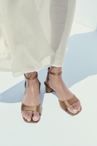 Sandálias de salto- Camel