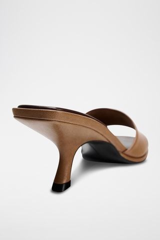 Mules de salto em couro- Castanho