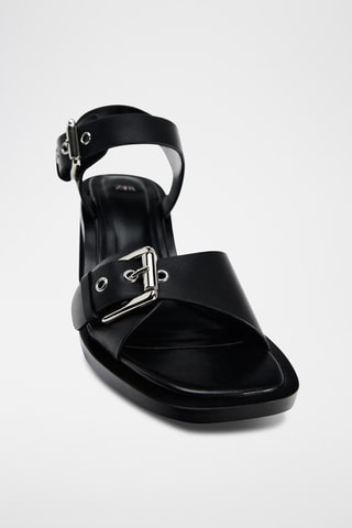 Sandálias de salto em couro- Preto