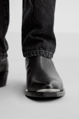 Botins Chelsea de couro- Preto