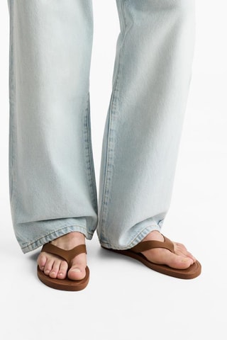 Sandálias em couro - Castanho