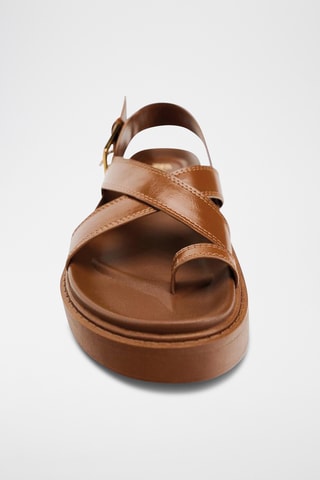 Sandálias com plataforma- Castanho
